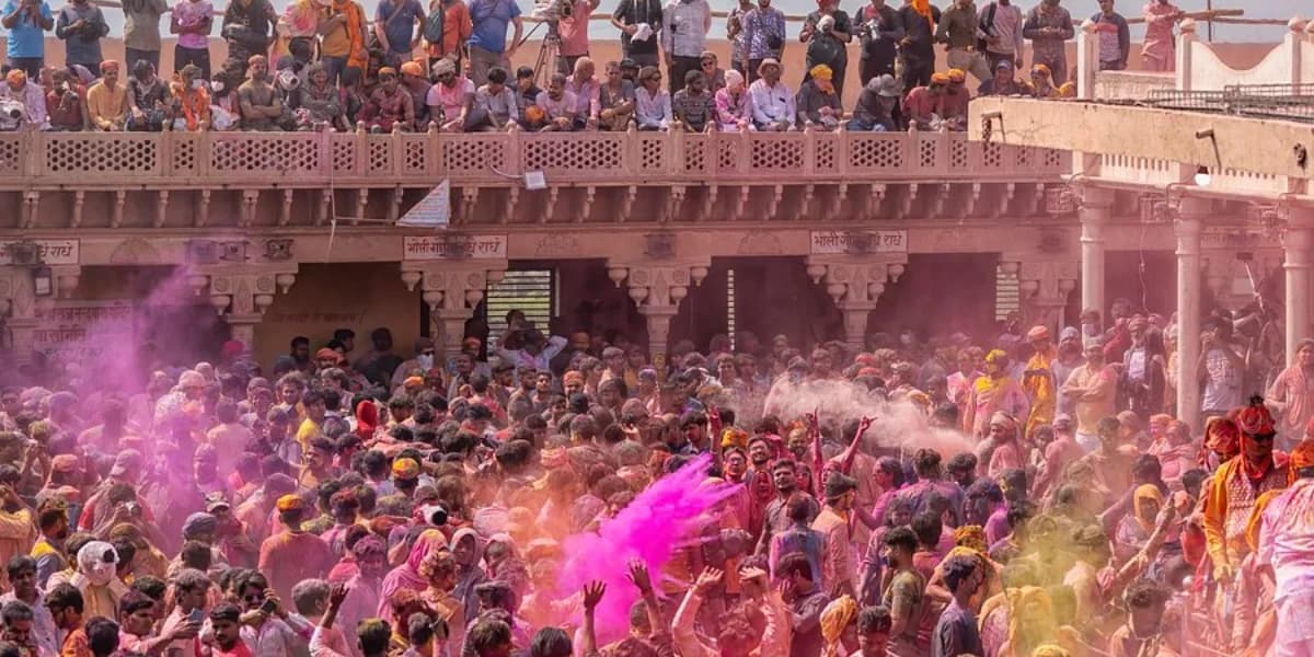 Expert certified local guide at Nand Baba Temple Nandgaon